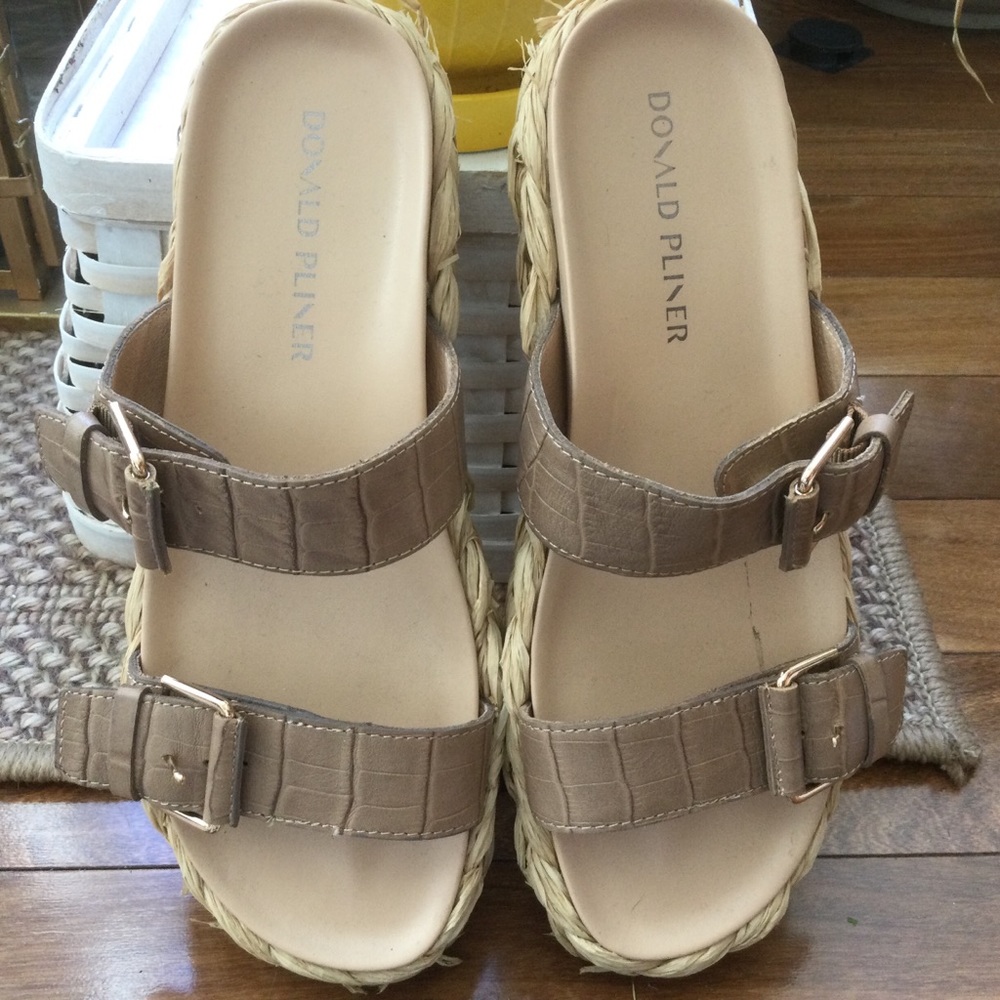 Donald Pliner, Larabee slides